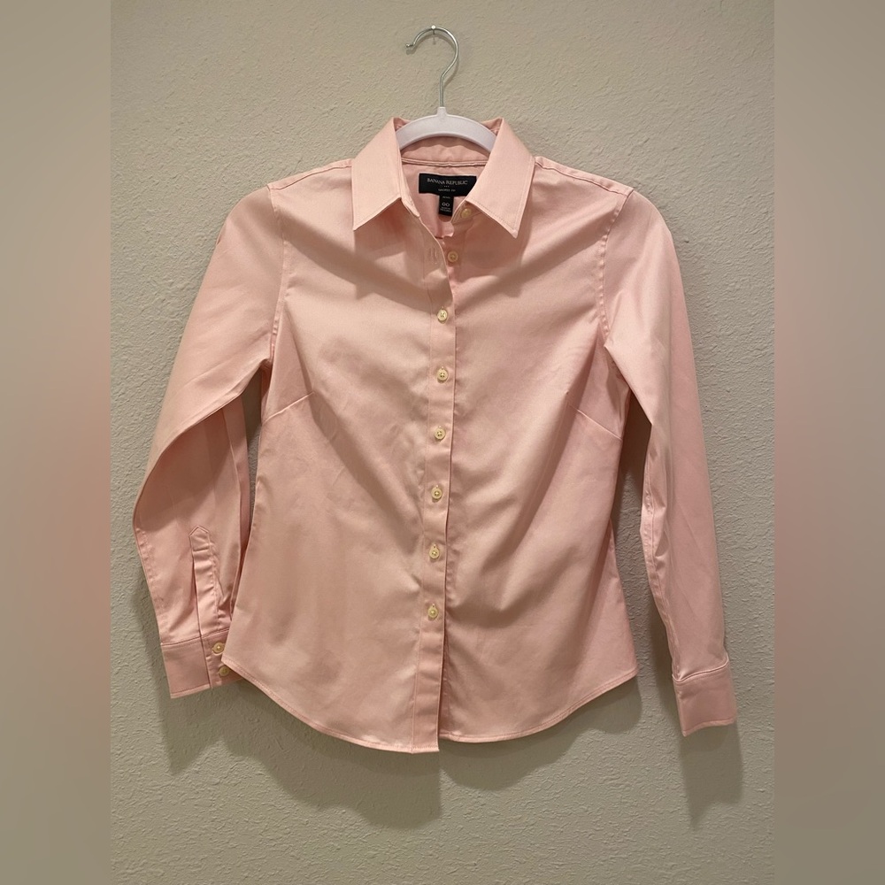 Banana Republic Women's Button-up Shirt Collar Tailored Fit Office Career wear